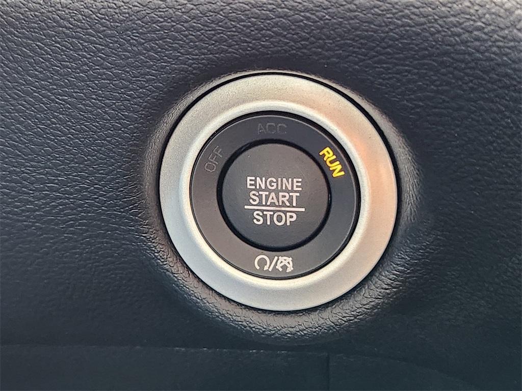 new 2025 Chrysler Pacifica car, priced at $40,095