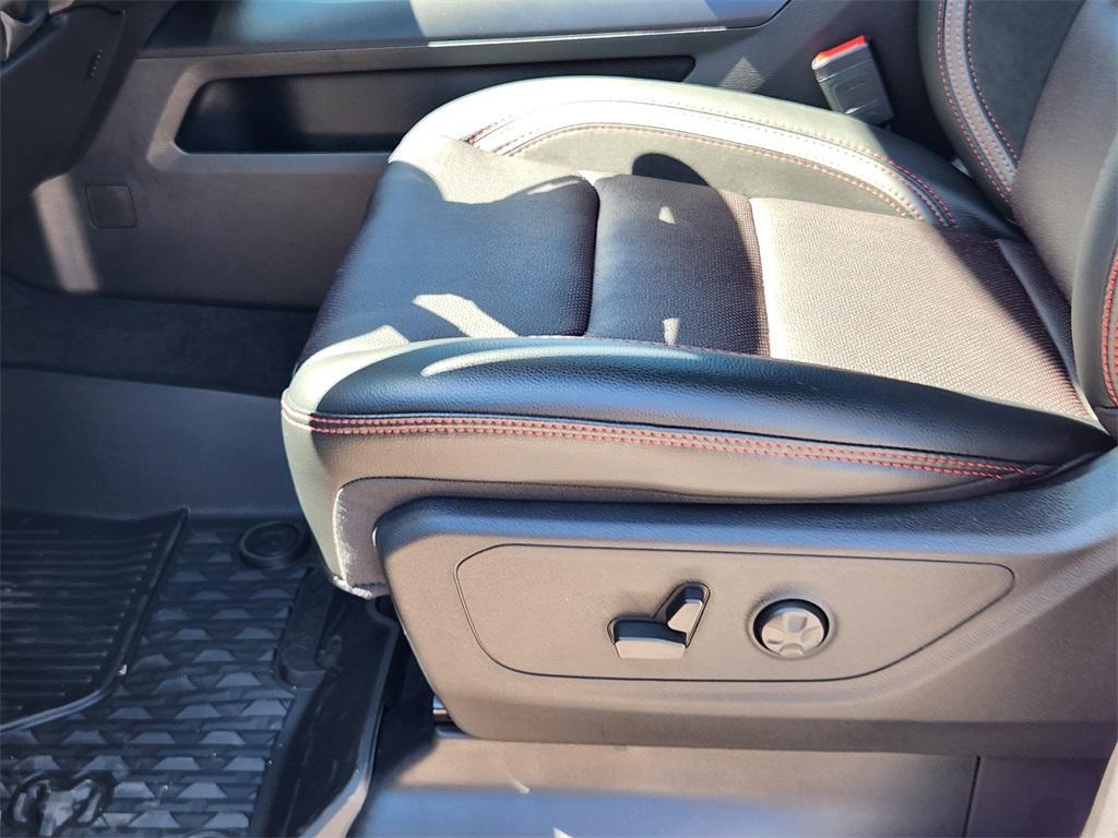 new 2025 Ram 1500 car, priced at $68,814
