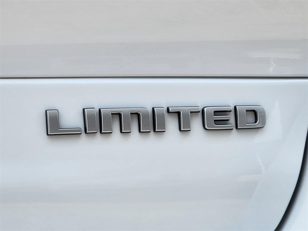 new 2025 Jeep Grand Cherokee L car, priced at $42,472
