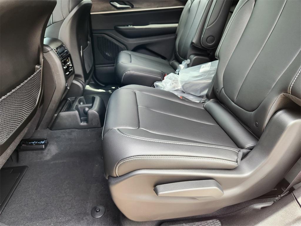 new 2025 Jeep Grand Cherokee L car, priced at $42,472