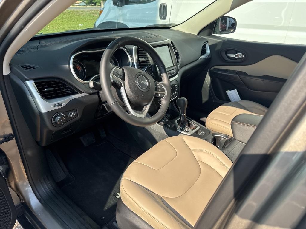 used 2016 Jeep Cherokee car, priced at $20,084