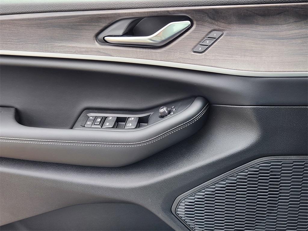 new 2025 Jeep Grand Cherokee L car, priced at $47,712