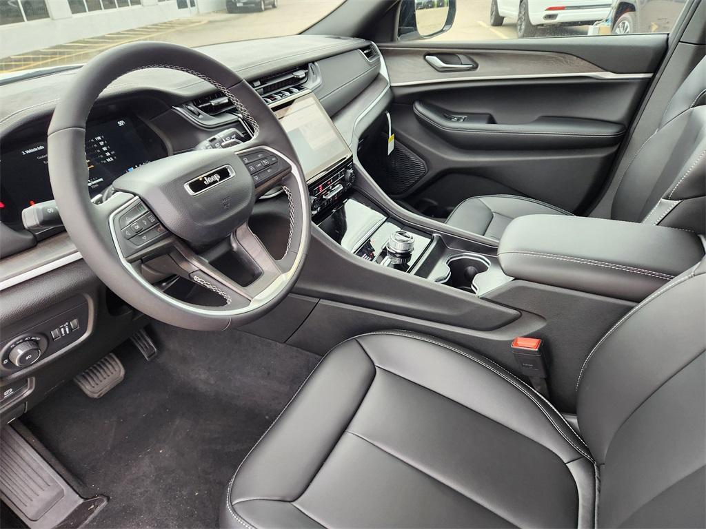 new 2025 Jeep Grand Cherokee L car, priced at $47,712