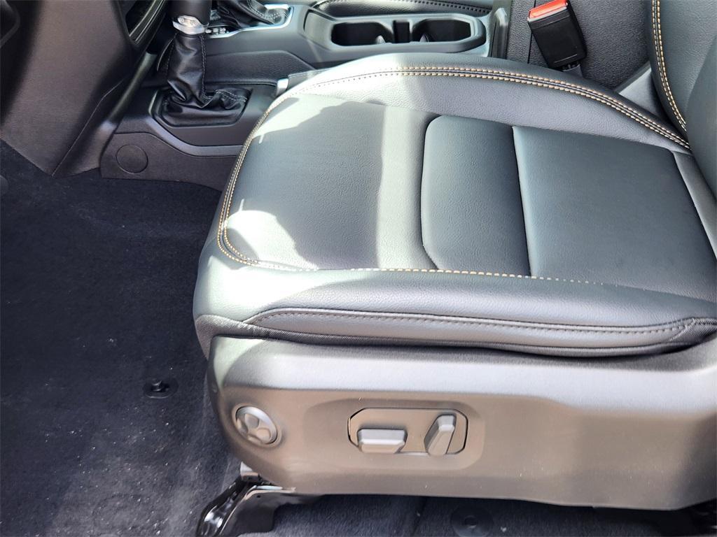 new 2025 Jeep Wrangler car, priced at $50,514