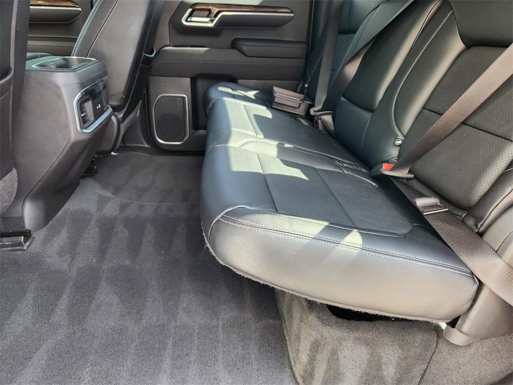 used 2023 GMC Sierra 1500 car, priced at $43,621