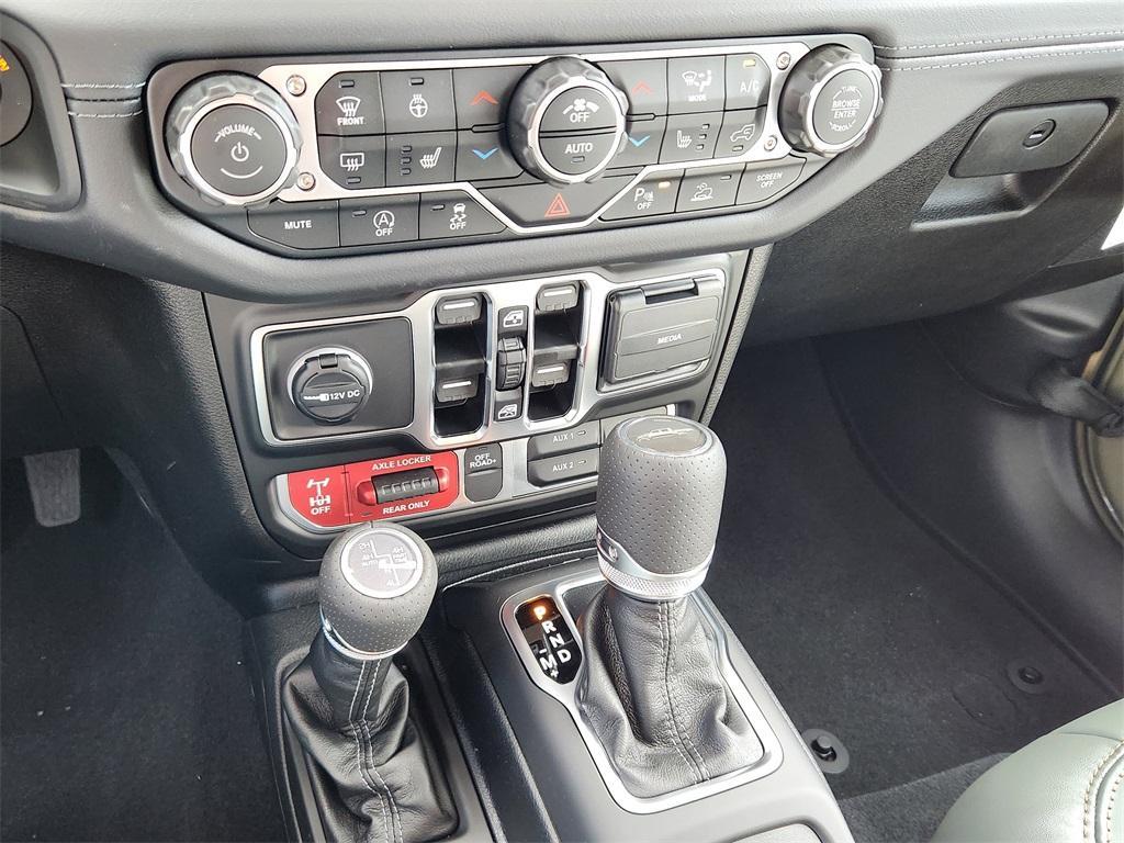 new 2025 Jeep Gladiator car, priced at $54,326