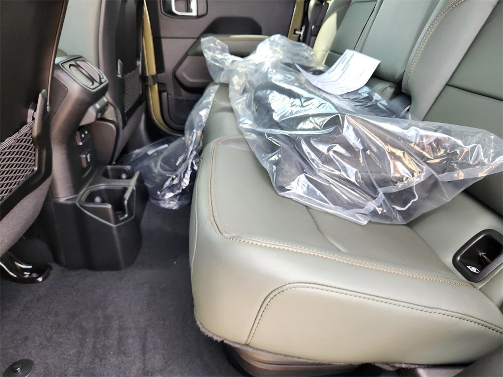 new 2025 Jeep Gladiator car, priced at $54,326