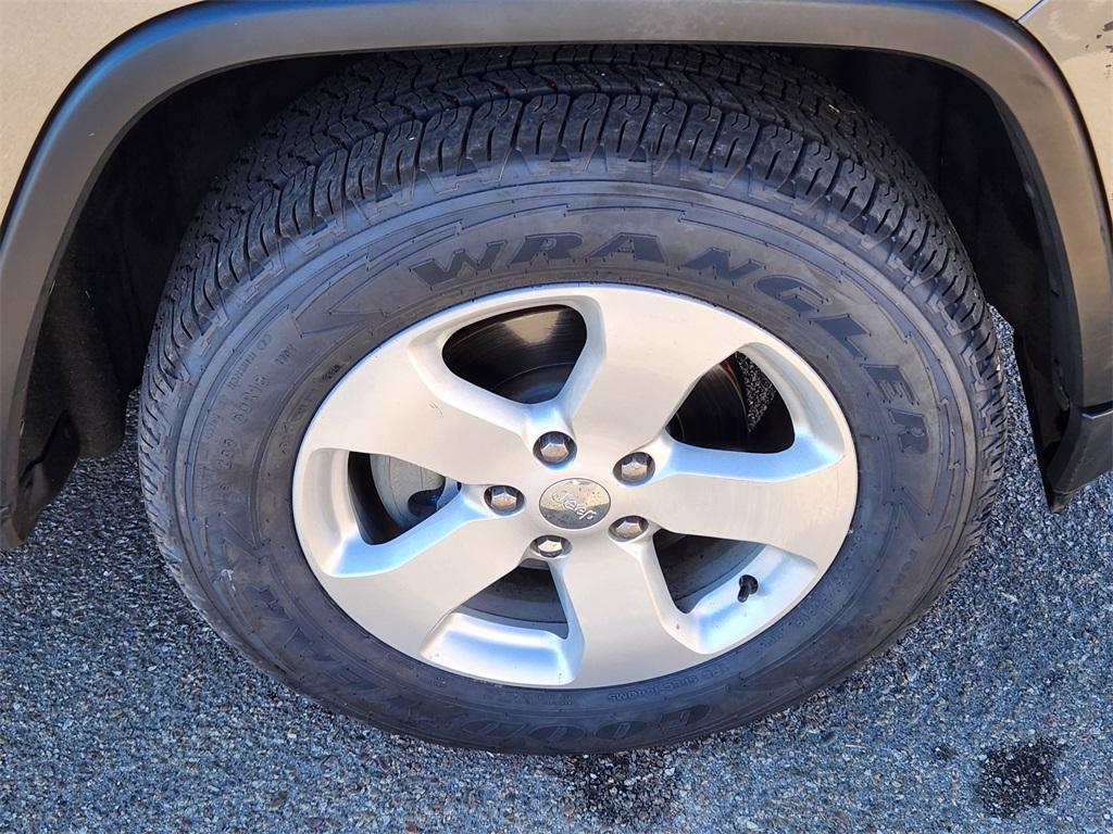 used 2013 Jeep Grand Cherokee car, priced at $14,257