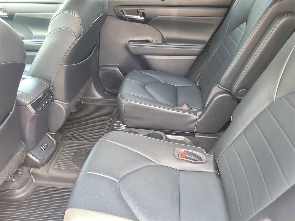 used 2020 Toyota Highlander car, priced at $31,582