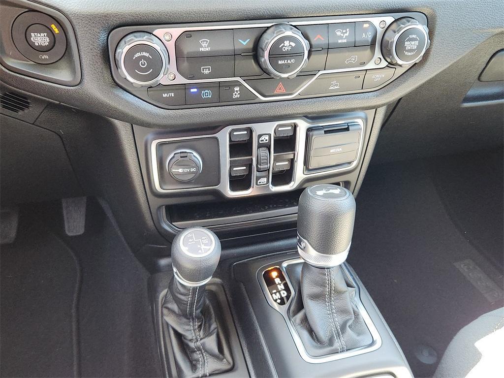new 2025 Jeep Gladiator car, priced at $37,563