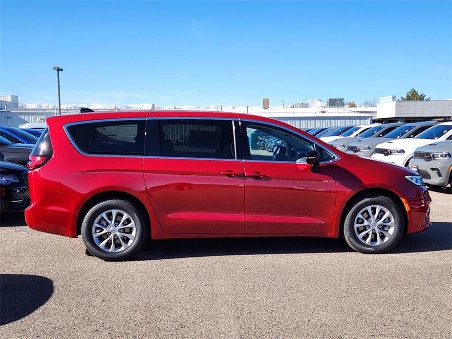 new 2024 Chrysler Pacifica car, priced at $40,717