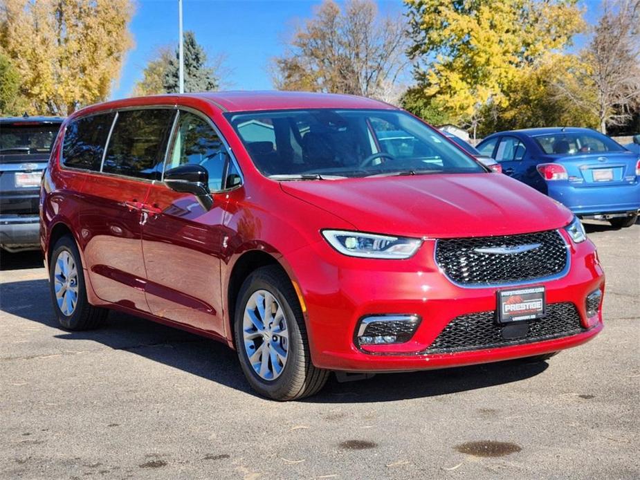 new 2024 Chrysler Pacifica car, priced at $40,717