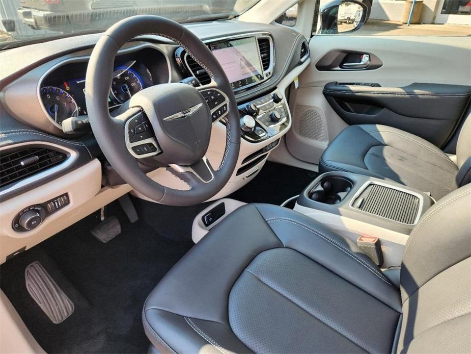 new 2024 Chrysler Pacifica car, priced at $38,145