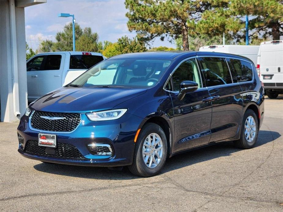 new 2024 Chrysler Pacifica car, priced at $38,145