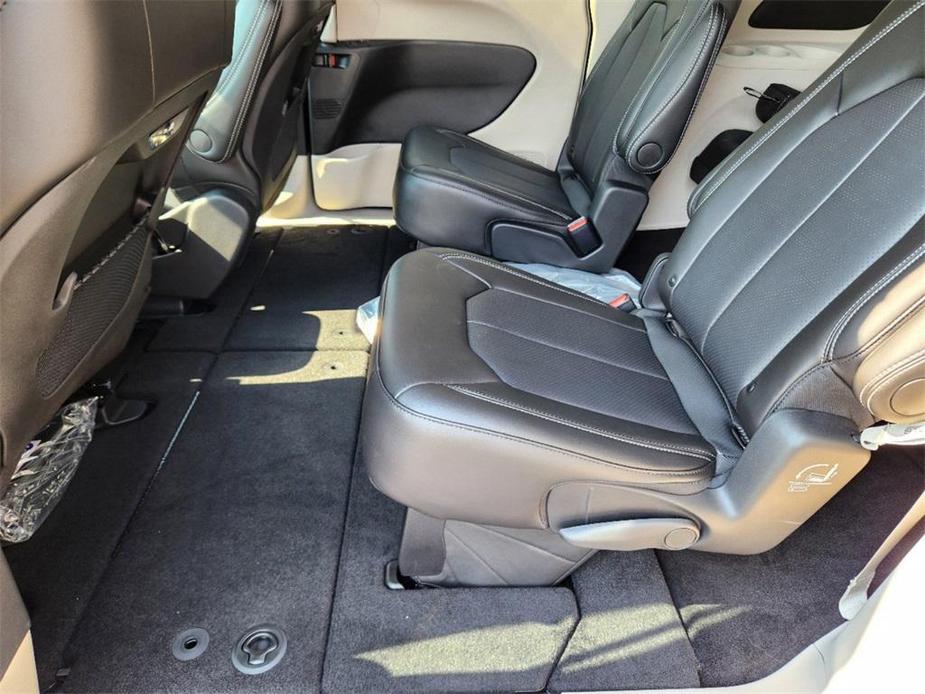 new 2024 Chrysler Pacifica car, priced at $38,145