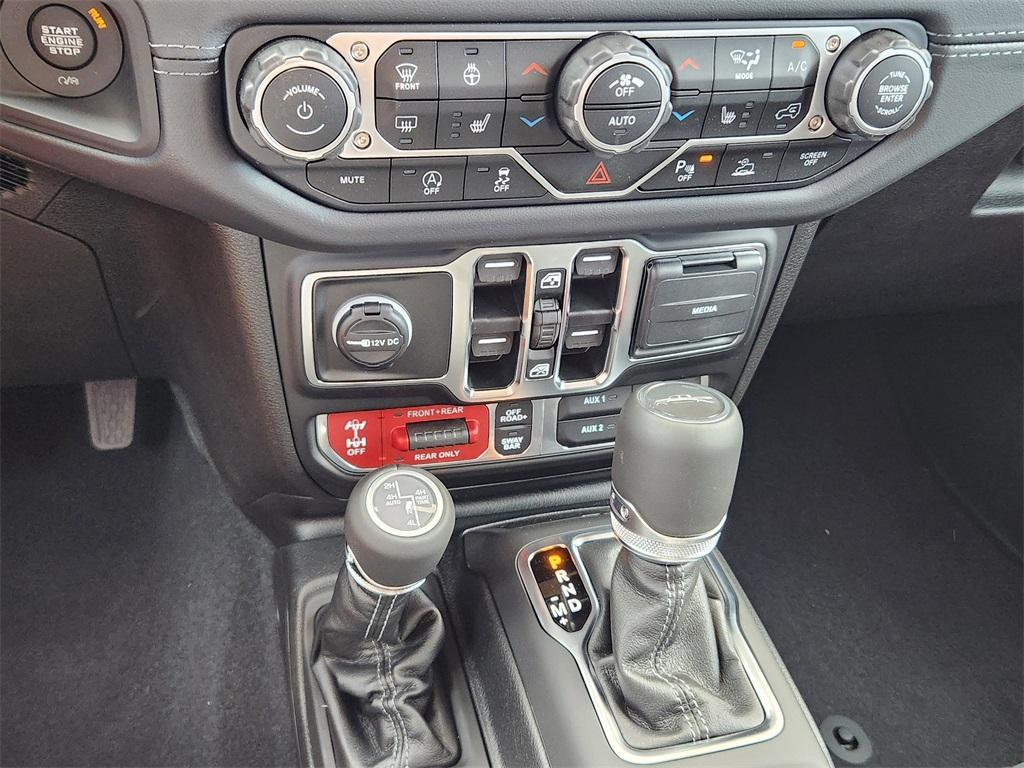 new 2025 Jeep Gladiator car, priced at $54,233