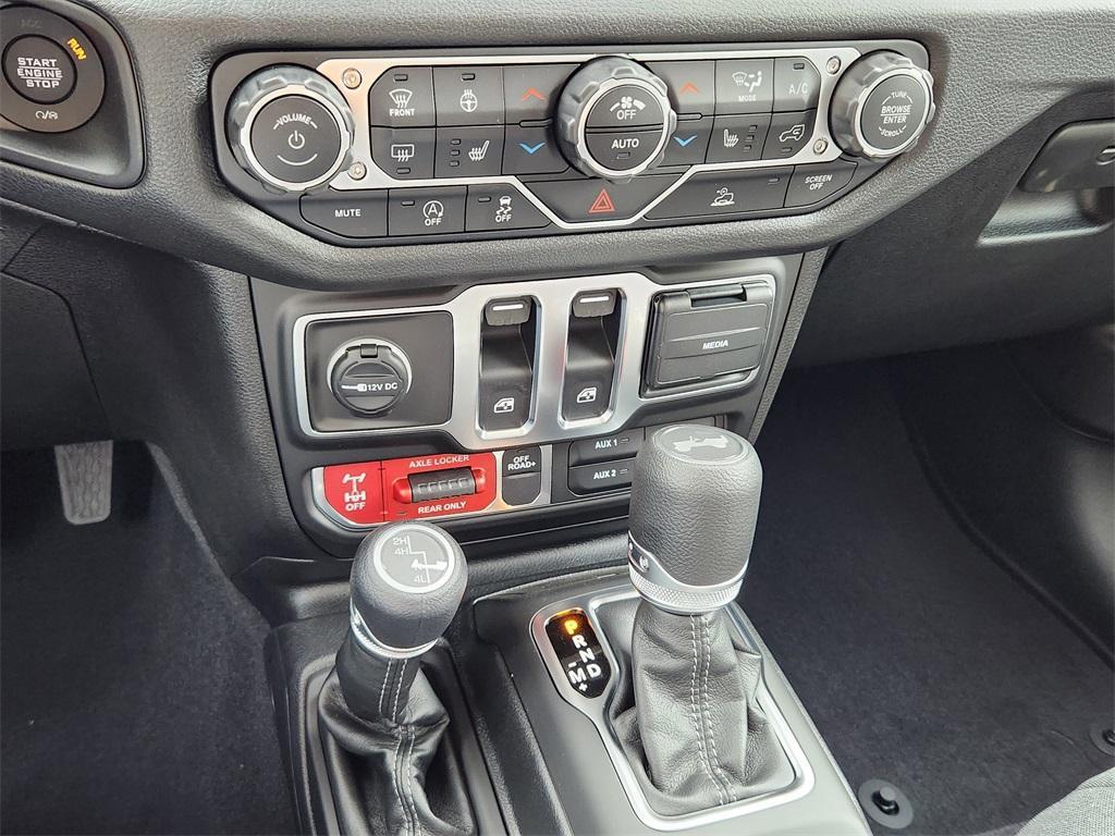 new 2025 Jeep Gladiator car, priced at $51,162