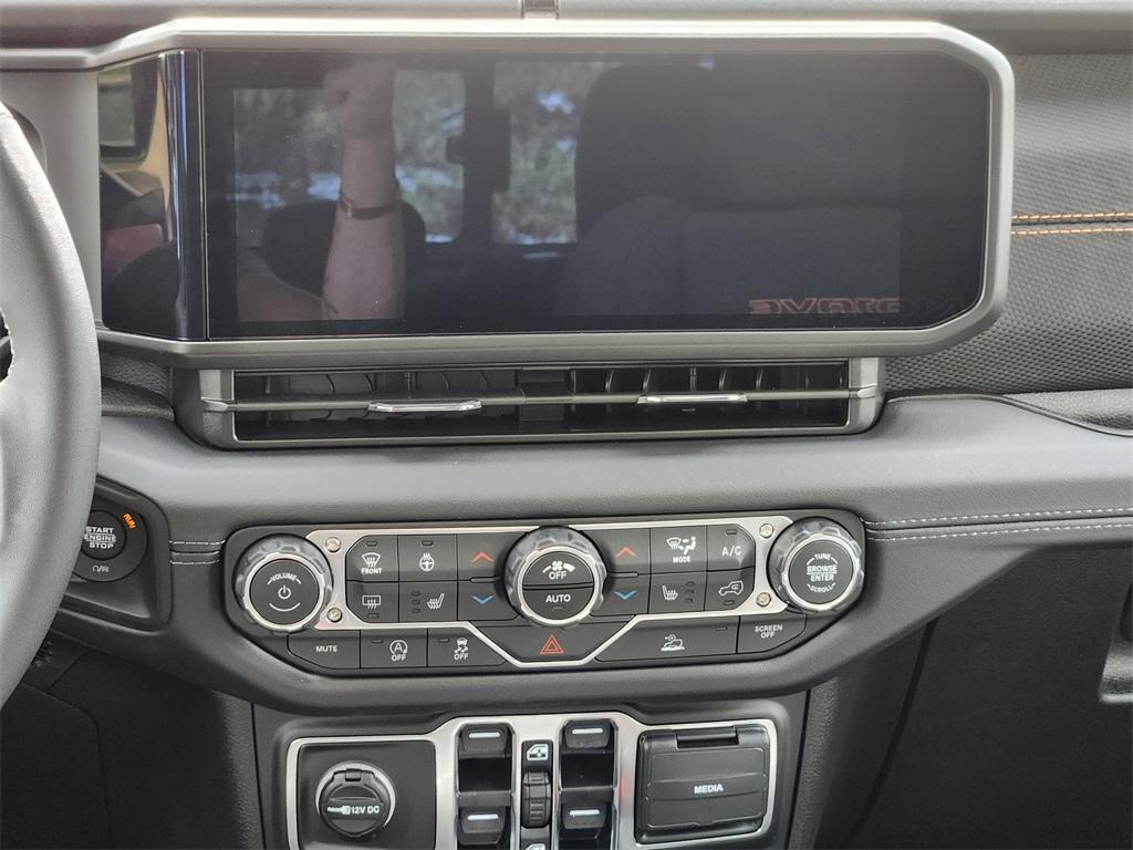 new 2025 Jeep Gladiator car, priced at $51,162