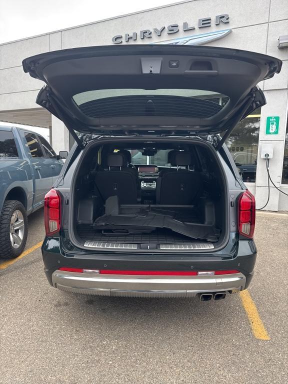 used 2025 Hyundai Palisade car, priced at $47,659