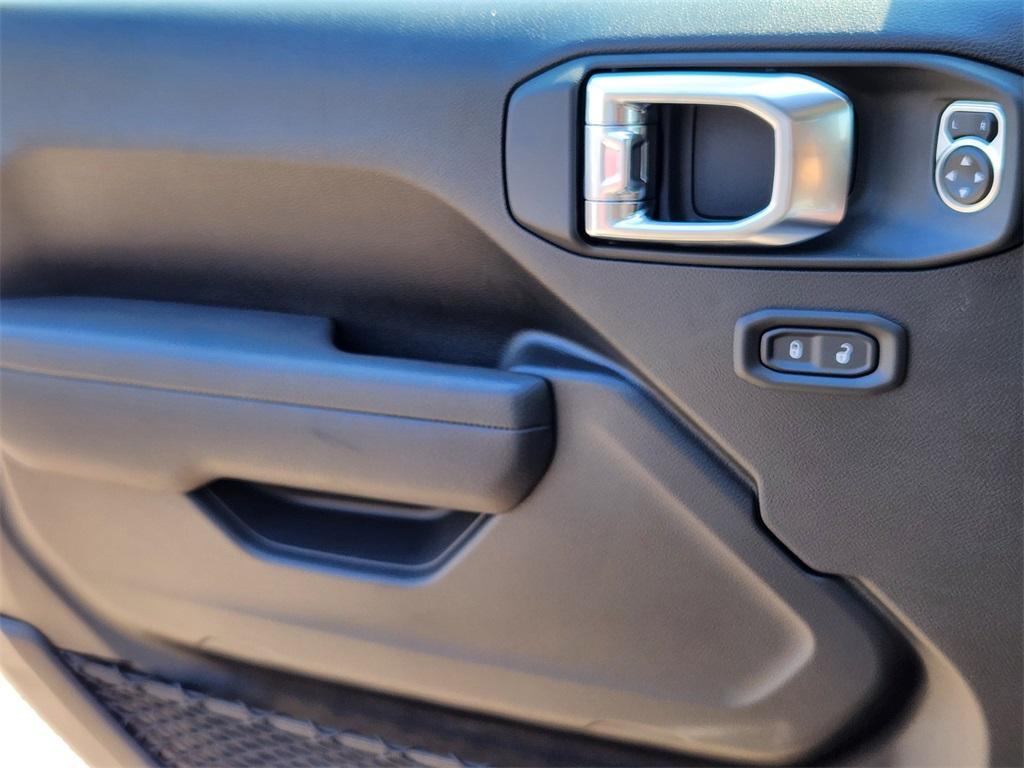 new 2025 Jeep Gladiator car, priced at $45,567
