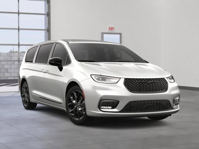 new 2024 Chrysler Pacifica Hybrid car, priced at $48,571