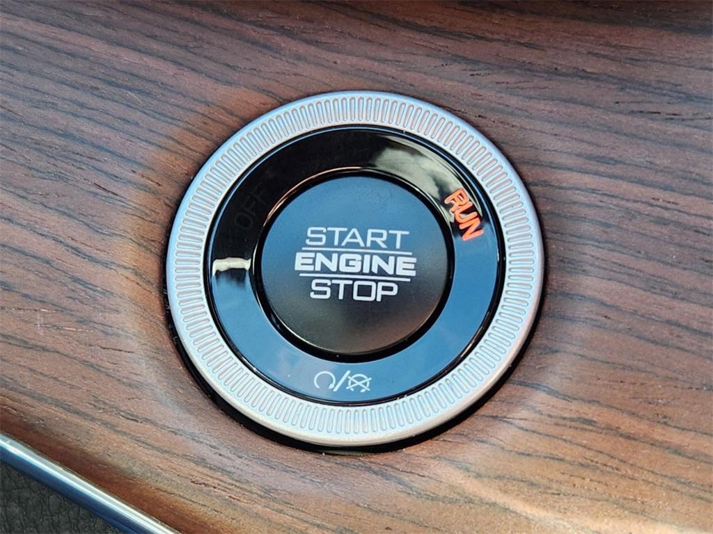 new 2025 Jeep Grand Cherokee L car, priced at $64,539