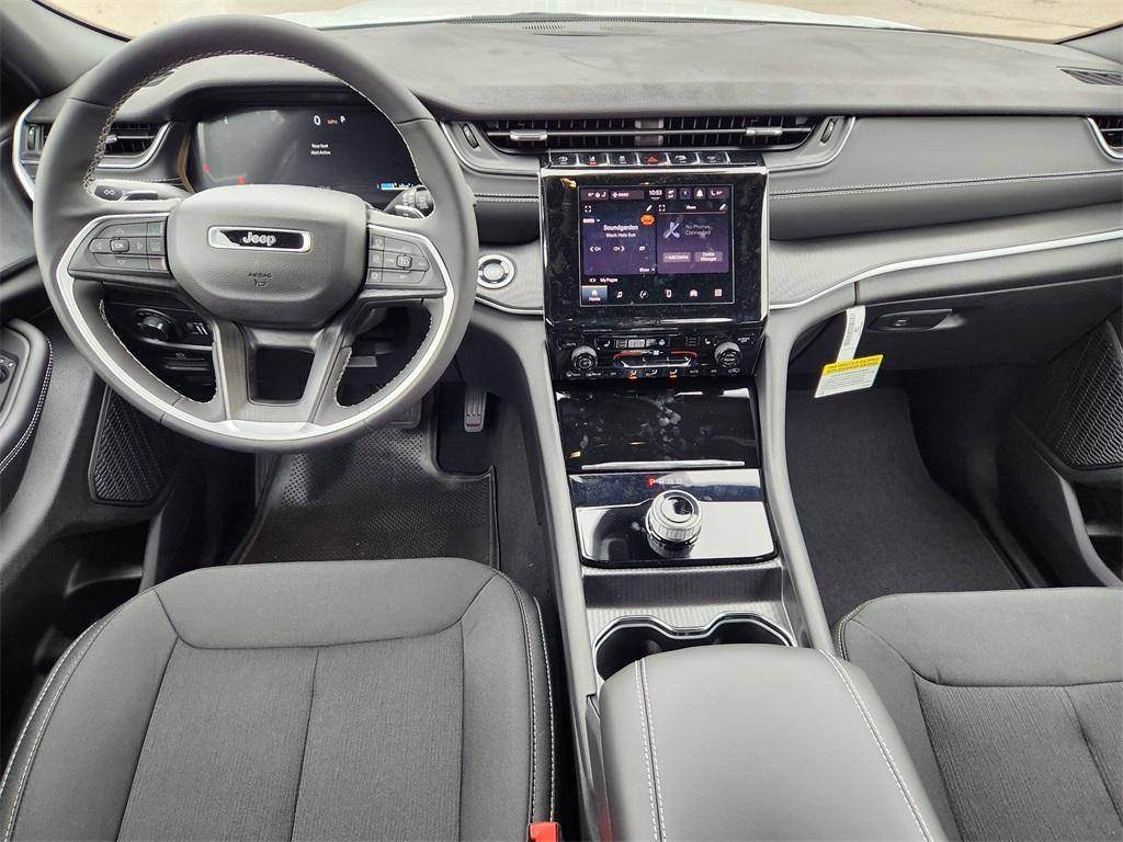new 2025 Jeep Grand Cherokee car, priced at $40,520