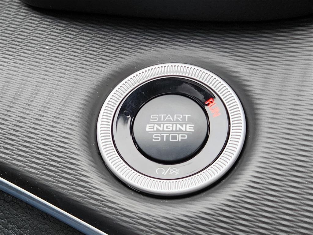 new 2025 Jeep Grand Cherokee car, priced at $40,520