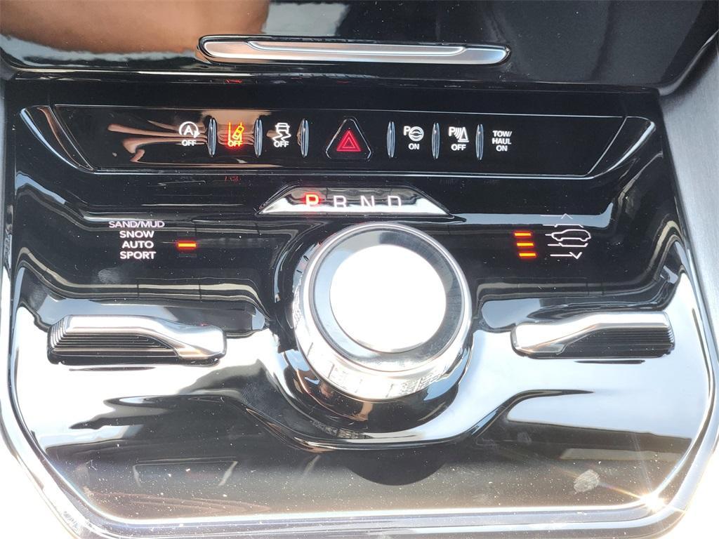 new 2025 Jeep Wagoneer L car, priced at $66,964