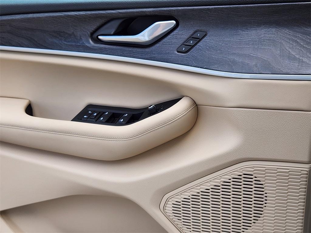 new 2025 Jeep Grand Cherokee L car, priced at $42,468
