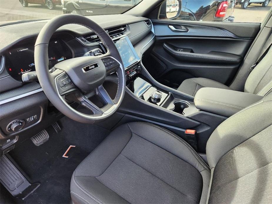 new 2025 Jeep Grand Cherokee car, priced at $38,703