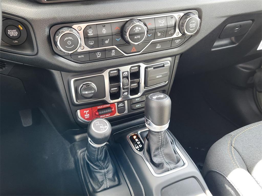 new 2025 Jeep Wrangler car, priced at $45,369