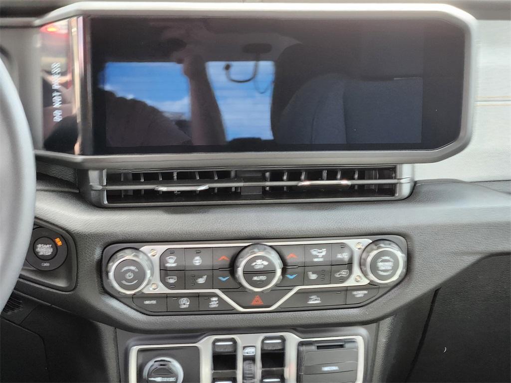 new 2025 Jeep Wrangler car, priced at $45,369