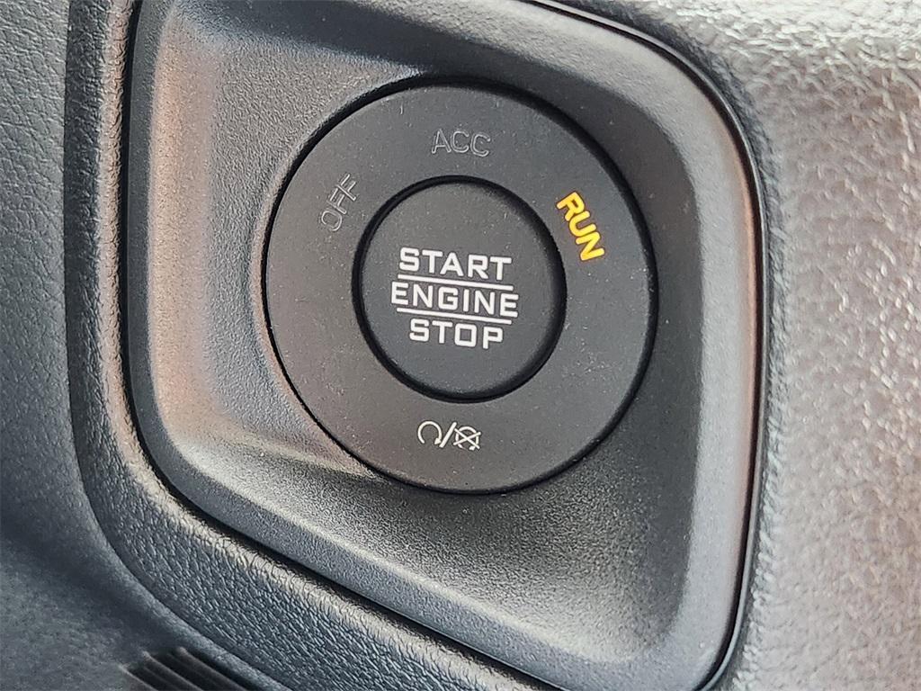new 2025 Jeep Wrangler car, priced at $45,369