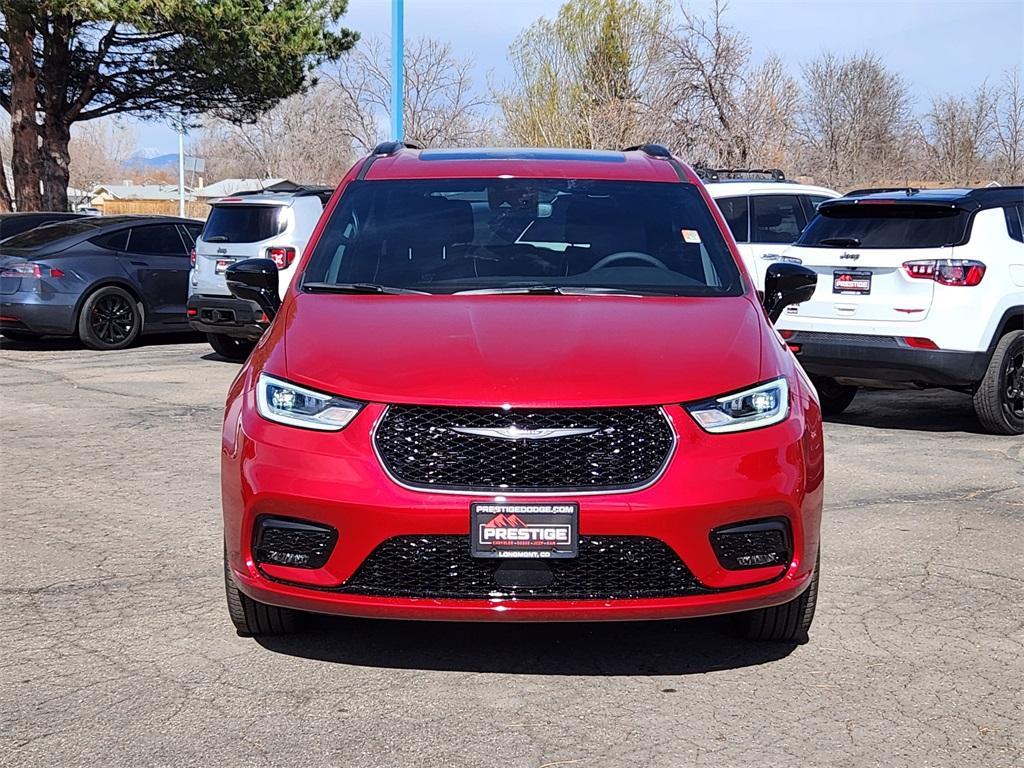 new 2025 Chrysler Pacifica car, priced at $52,817