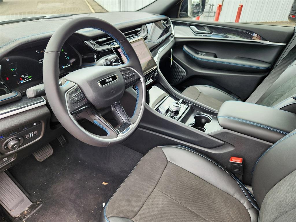 new 2025 Jeep Grand Cherokee 4xe car, priced at $63,744