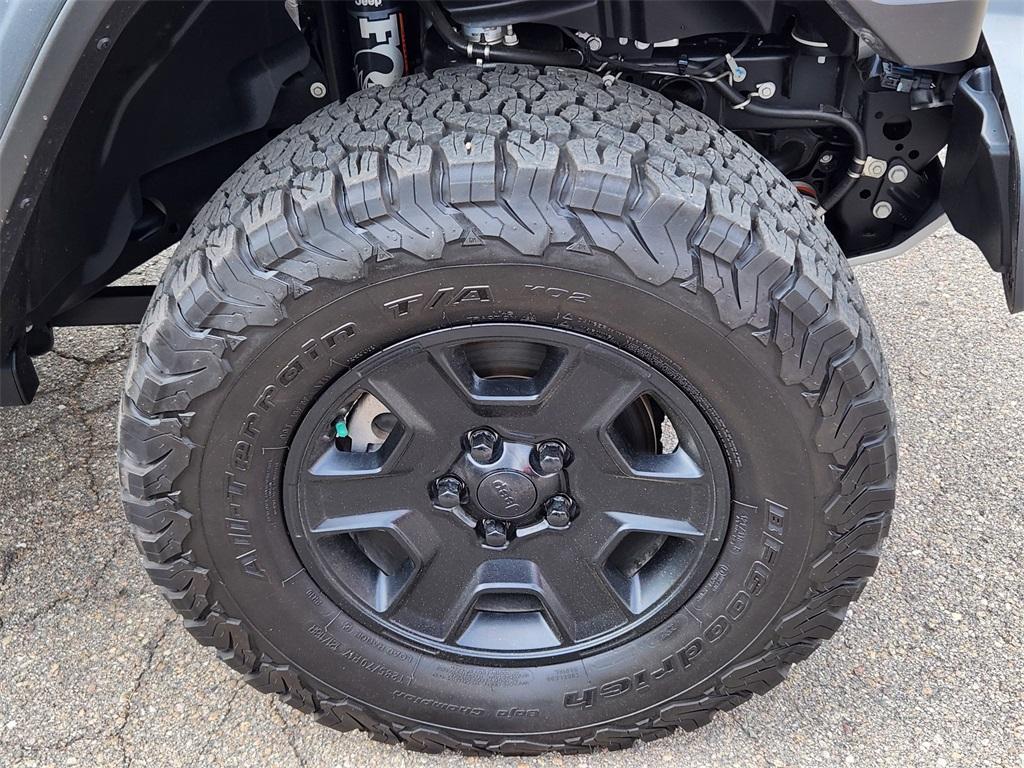 used 2021 Jeep Gladiator car, priced at $33,008