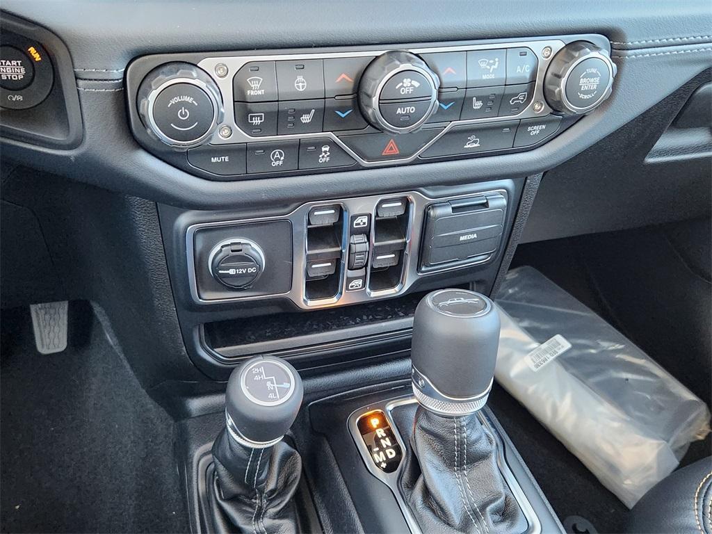 new 2025 Jeep Gladiator car, priced at $40,786