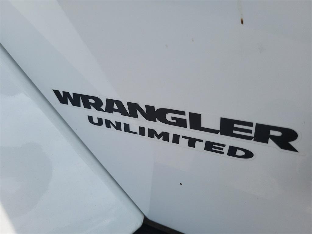 used 2015 Jeep Wrangler Unlimited car, priced at $16,882