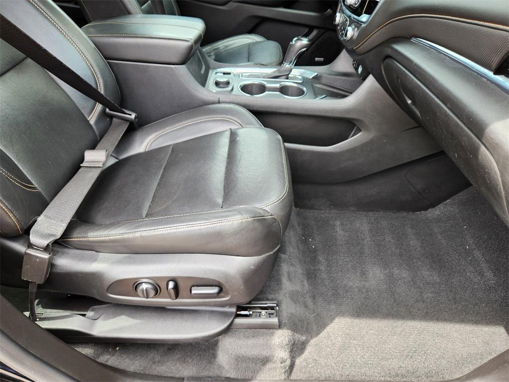 used 2020 Chevrolet Traverse car, priced at $24,099