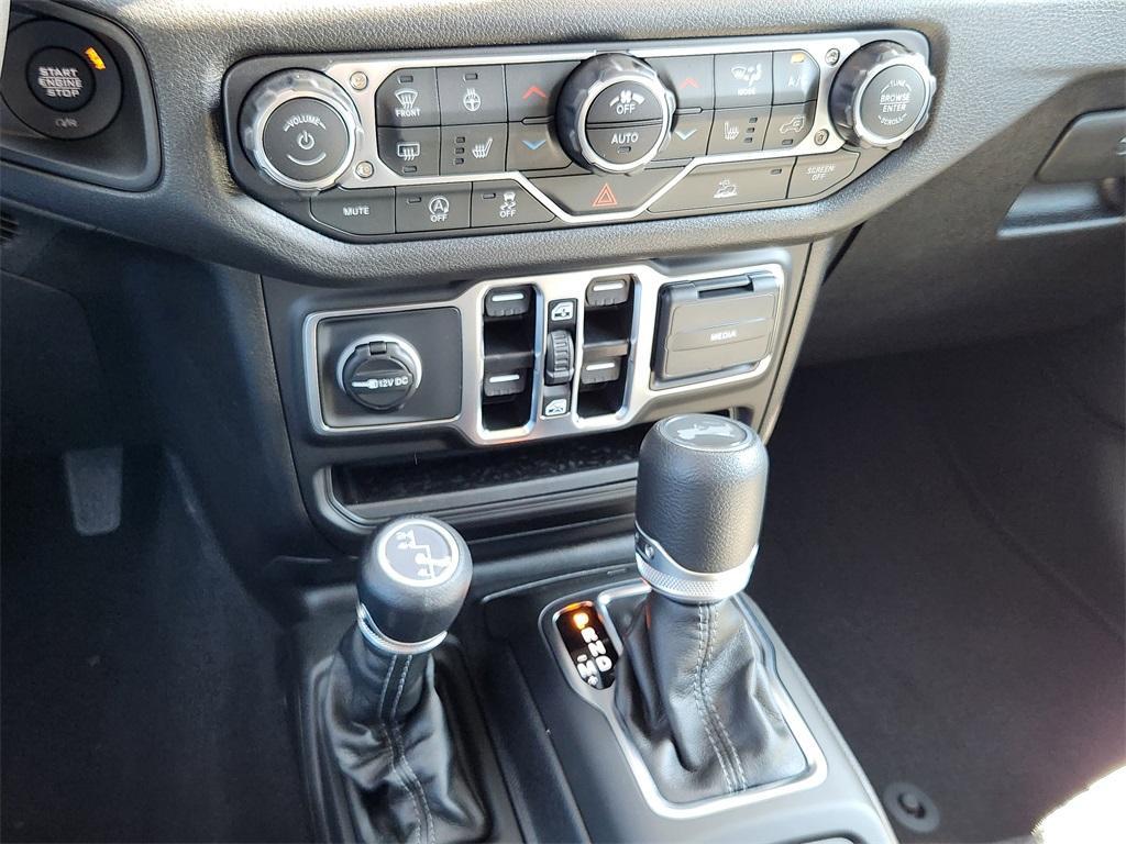 new 2025 Jeep Wrangler car, priced at $41,511