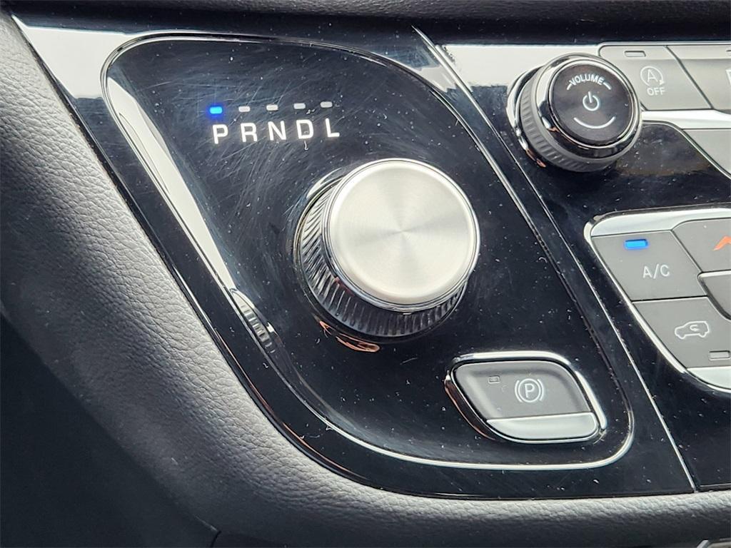 new 2024 Chrysler Pacifica car, priced at $46,552