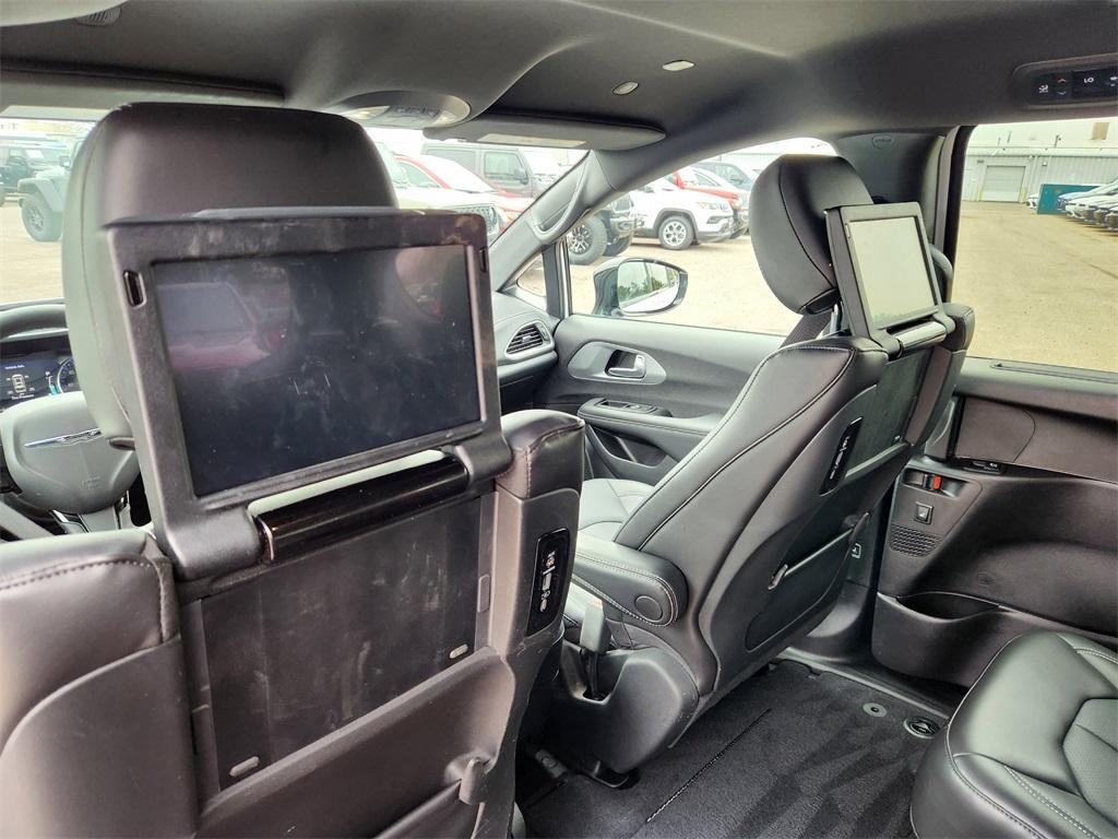 new 2024 Chrysler Pacifica car, priced at $46,552
