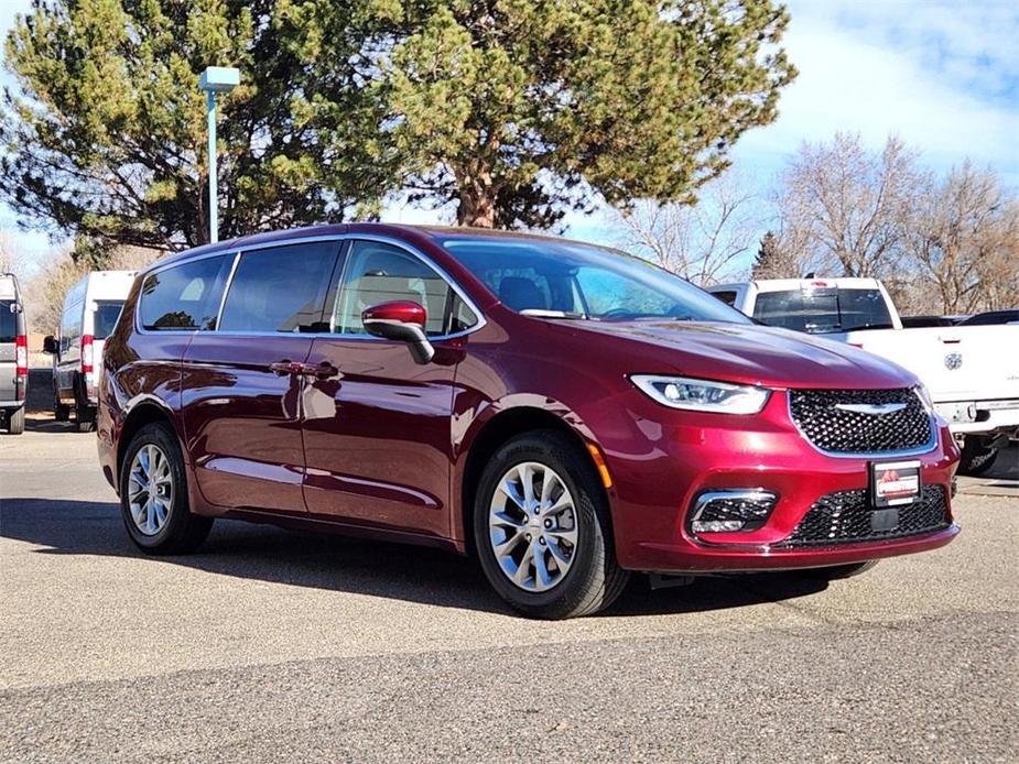 used 2023 Chrysler Pacifica car, priced at $36,124