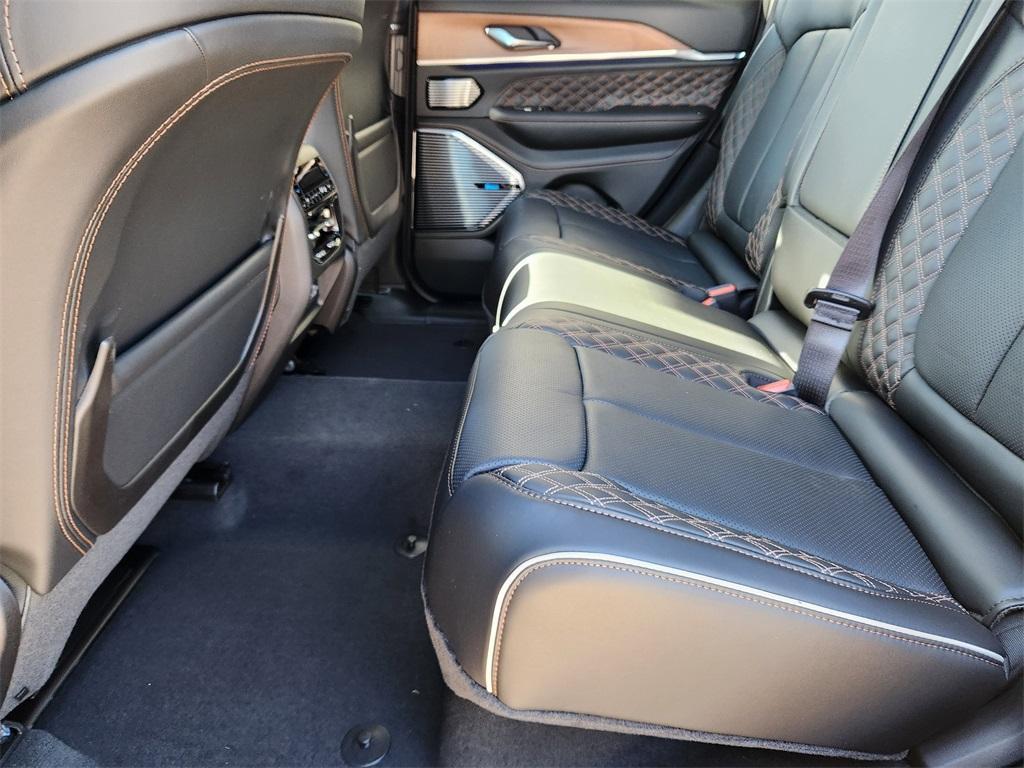 new 2025 Jeep Grand Cherokee car, priced at $64,069