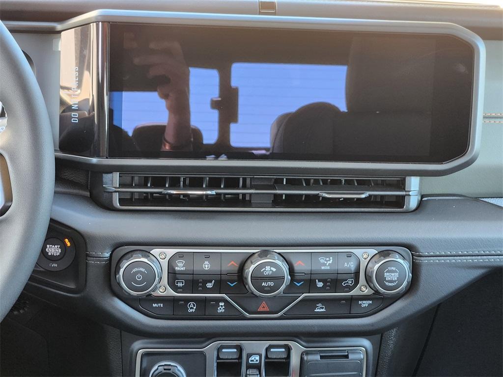 new 2025 Jeep Gladiator car, priced at $49,900