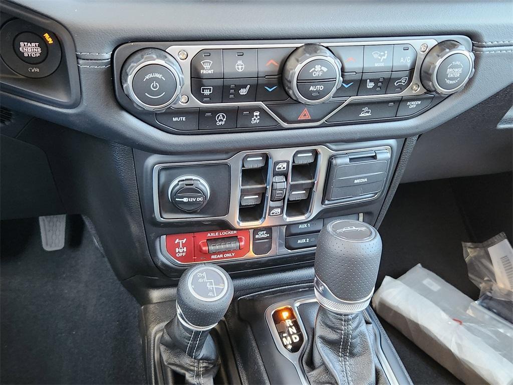 new 2025 Jeep Gladiator car, priced at $49,900