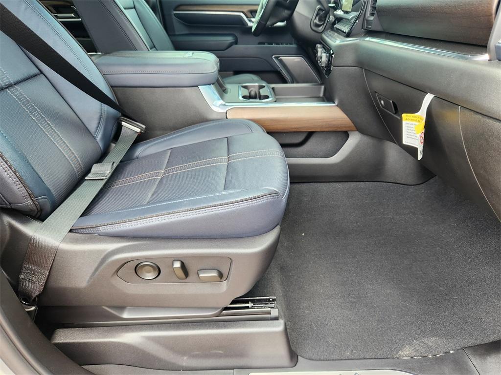 used 2025 Chevrolet Silverado 3500 car, priced at $82,506