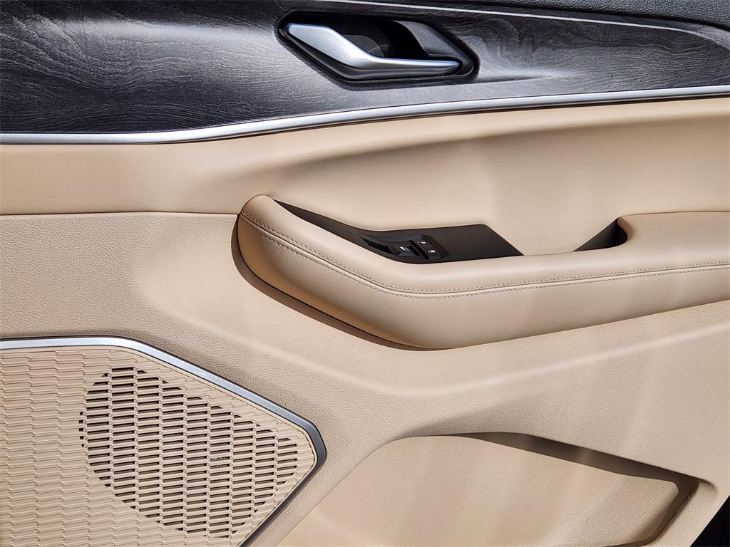 used 2025 Jeep Grand Cherokee L car, priced at $42,960