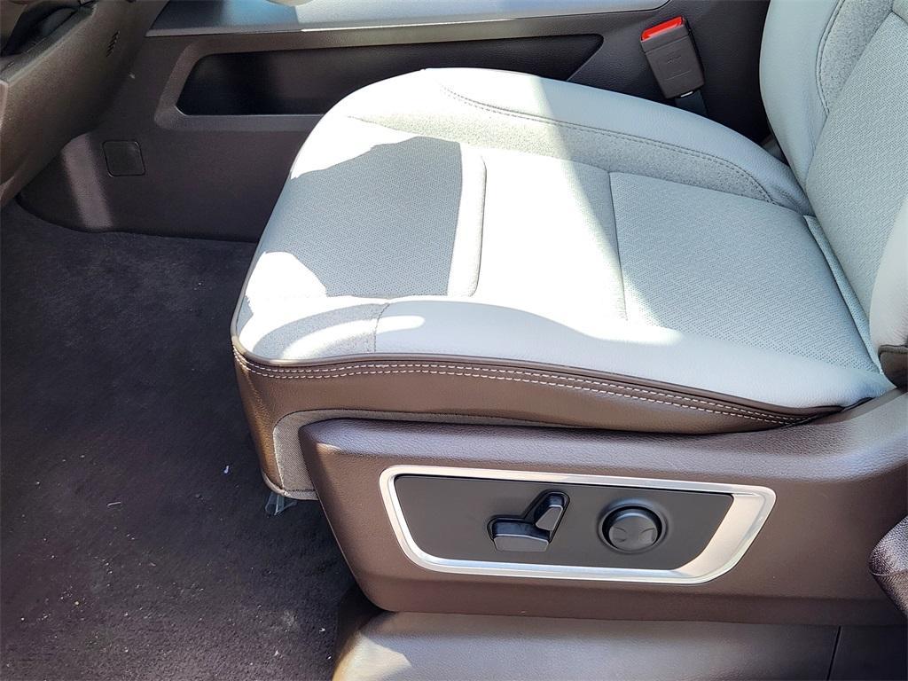 new 2025 Ram 1500 car, priced at $55,880